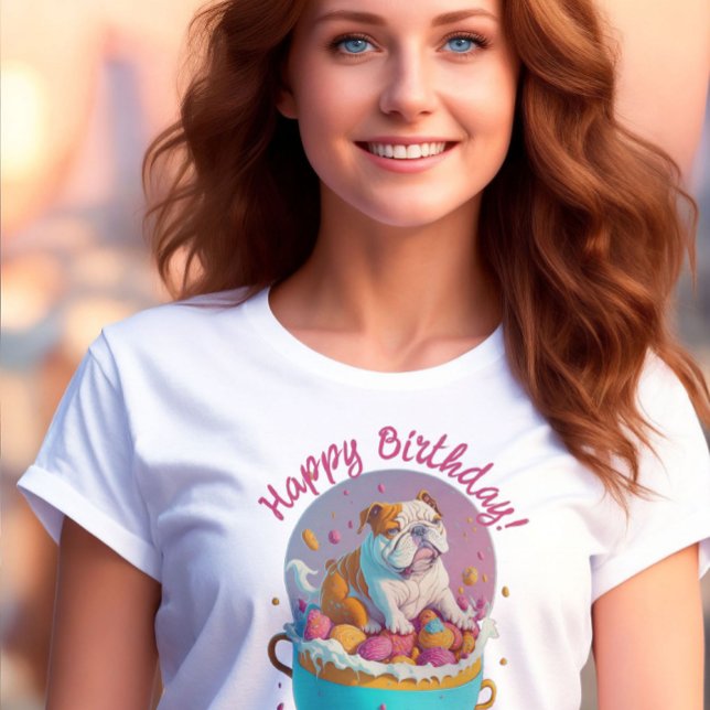 Bulldog i kopp Grattis på födelsedagen Funny Bulld T Shirt (Bulldog Happy Birthday)