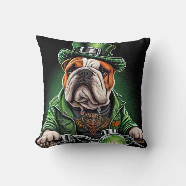 Bulldog kör cykel St. Patrick's Day Kudde (Framsida)