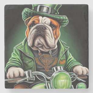 Bulldog kör cykel St. Patrick's Day Stenunderlägg