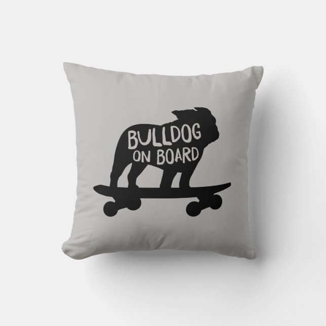 Bulldog ombord | Skateboarding Hund Silhouette Kudde (Framsida)