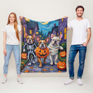 Bulldoggar som trick-or-treater i Halloween-kostym Fleecefilt