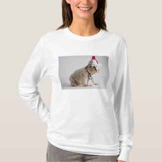 Bulldoggvalp som ha på sig den Santa hatten Tee Shirt