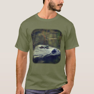 Bullgrop på Sten i dammnaturen  T Shirt