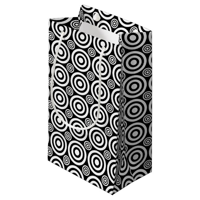 Bullseye-GIFT BAG S-Black-White (Framsidan Vinklad)