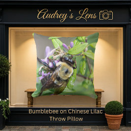 Bumblebee on Chinese Lilac Kudde