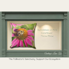 Bumblebee on Pink Coneflower Kudde