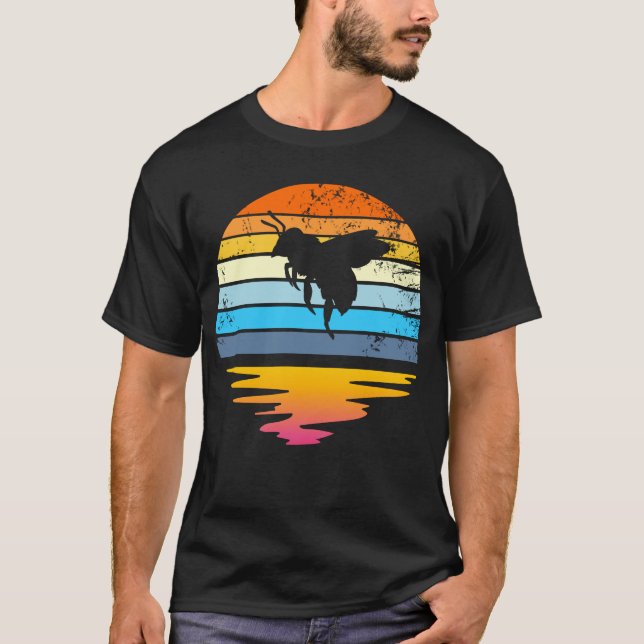 Bumblebee Retro Sunset Save The Bees Bee Keeper T Shirt (Framsida)