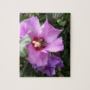 Bumblebi på Hibiscus Flower Pussel