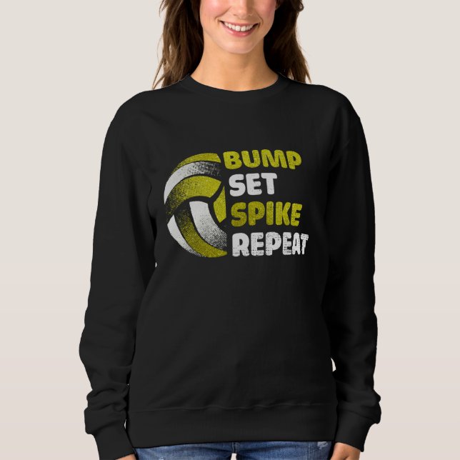 Bump Set Spike Repeat Golden Volleyball Gameday T Shirt (Framsida)