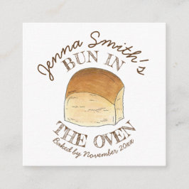 Bun in i dagsknappen för roll-babykläder på ugnen. tilläggskort