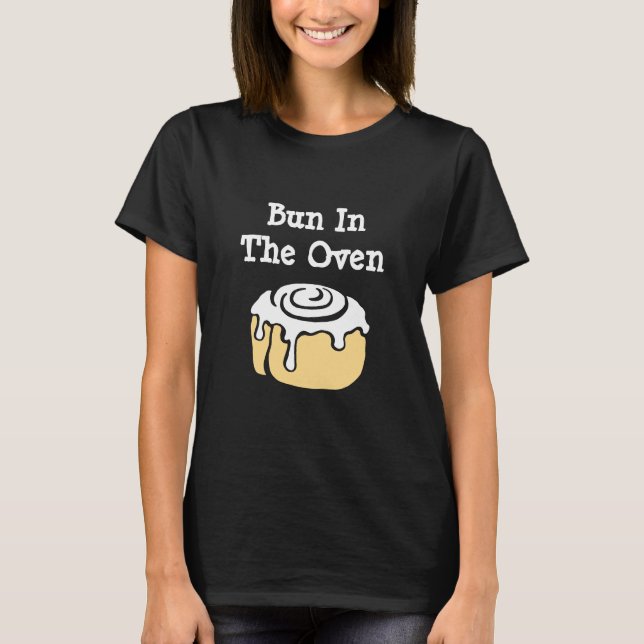 Bun in i Tecknaden Oven Cinnamon Roll T Shirt (Framsida)