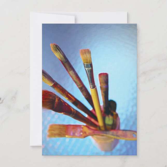 Bunch av använda färgpenslar inbjudningar (Framsida)