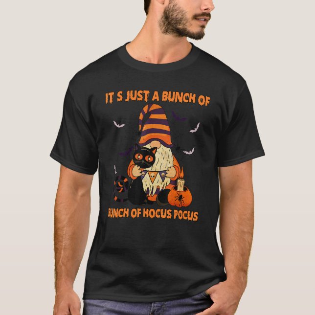 Bunch Of Hocus Pocus Pumpkin Gnomes Bats Scary Cat T Shirt (Framsida)