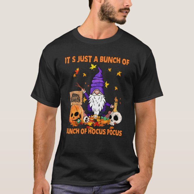 Bunch Of Hocus Pocus Pumpkin Gnomes Bats Scary T Shirt (Framsida)