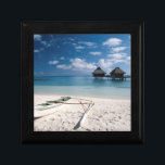 Bungalows från stranden Motu Toopua Smyckeskrin<br><div class="desc">Walter Bikow/DanitaDelimont.com| Oceanien,  Fransk Polynesien| Fransk Polynesien,  Bora Bora,  Bora Bora Nui Resort,  Bungalows från stranden Motu Toopua.</div>