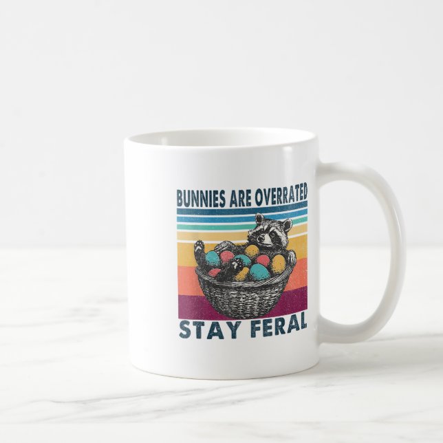 Bunnies är överskattade.. "Stanna Feral Funny Påsk Kaffemugg (Höger)