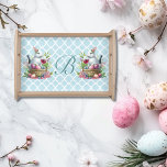Bunnies, vin och monogram för serveringsbricka<br><div class="desc">🌸 🐰 Personlig Påsk serveringsfack - Bunny & Vin Design 🍷 🐰 Öka Påsk underhållning med vår fantastiska Personlig Påsk serveringsfack! Det här enastående facket är en lysande illustration av vackra bunnier, elegant vin flaskor, glas från vin och färgstarka Påskägg som alla ställs mot en sofistikerad kvadratfoil mönster. Perfekt för...</div>