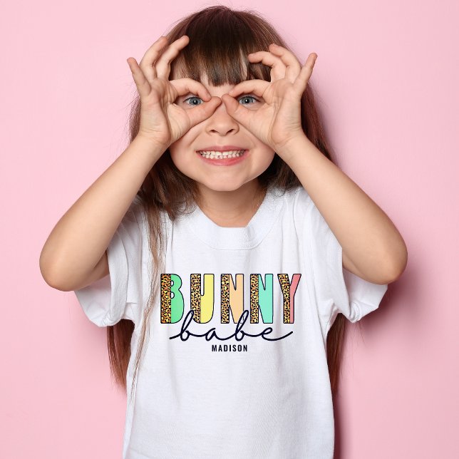 Bunny Babe Modern Easter Typography Personalized T Shirt (Skapare uppladdad)