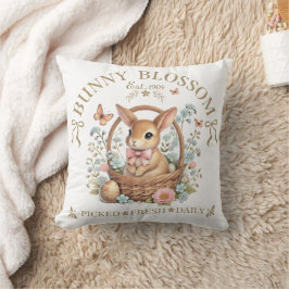 Bunny Blossom Easter Rabbit in Floral Basket Kudde