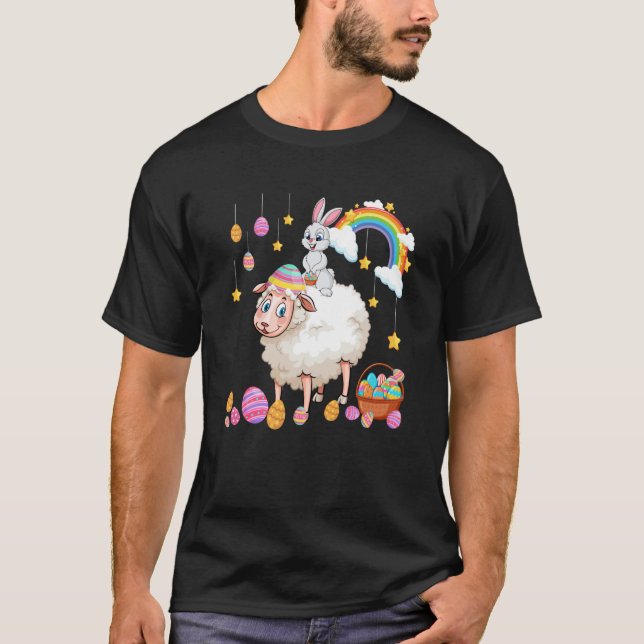 Bunny Riding Sheep Easter Day Costume Farmer Hunti T Shirt (Framsida)