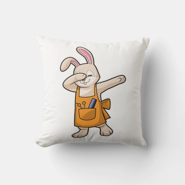 Bunny som Hairdresser med Comb & Scissors Kudde (Framsida)