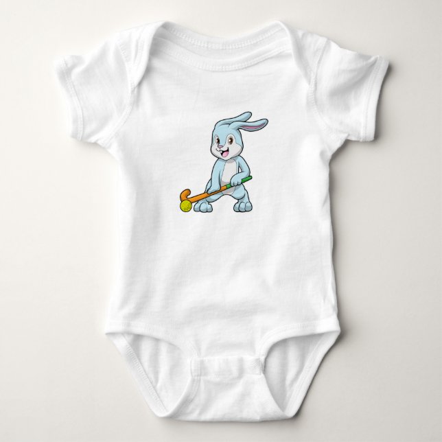 Bunny vid Fält hockey med Hockey stick T Shirt (Framsida)