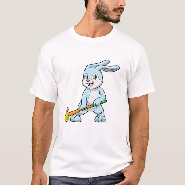 Bunny vid Fält hockey med Hockey stick T Shirt (Framsida)