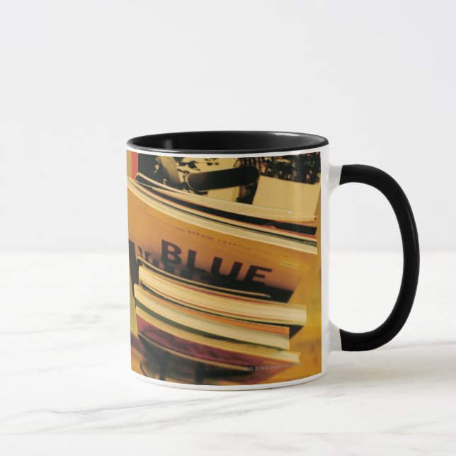 Bunt av bokar och tidskrifter mugg (Höger)