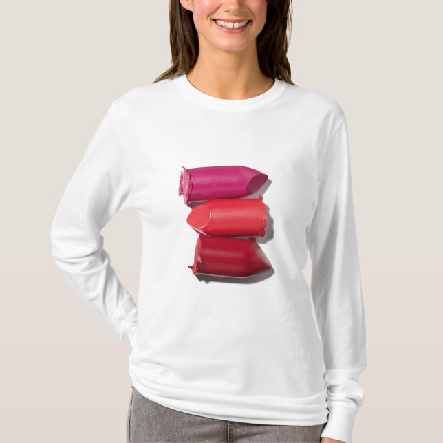 Bunt av bruten läppstift tee (Framsida)