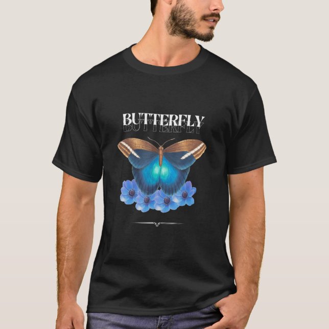 Bunter Schmetterling mit Blumen im Boho Design T Shirt (Framsida)