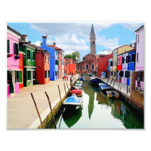 Burano, Italien, italienska färghus och båtkanal Fototryck