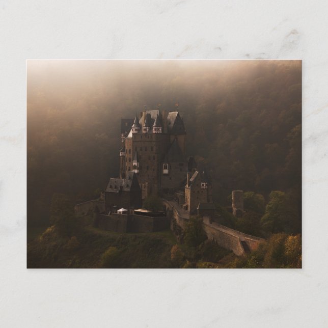Burg Eltz-slott i dimma Vykort (Framsida)