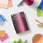 Burgunddiamanter namn iPad mini skydd<br><div class="desc">En elegant,  gigantisk och glam-telefonfodral. Ro guld,  rosa diamanter. Burgundisk övertoning,  metallisk tittar bakgrund. Skriv in ditt namn med ett modernt handskript i stil. Vit färgad brev.</div>