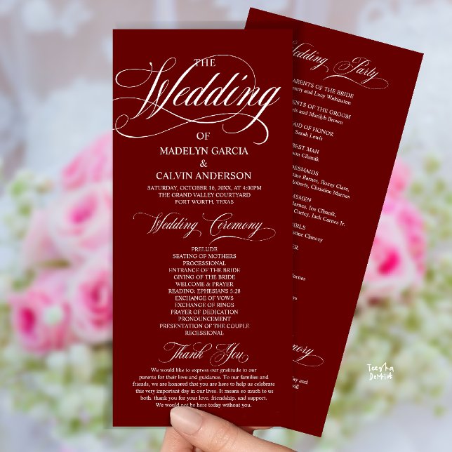 Burgunder Vin Röd Modernt Skript Allt-i-ett Bröllo Program (Modern Script All In One Wedding Program Card in Burgundy Wine Red)