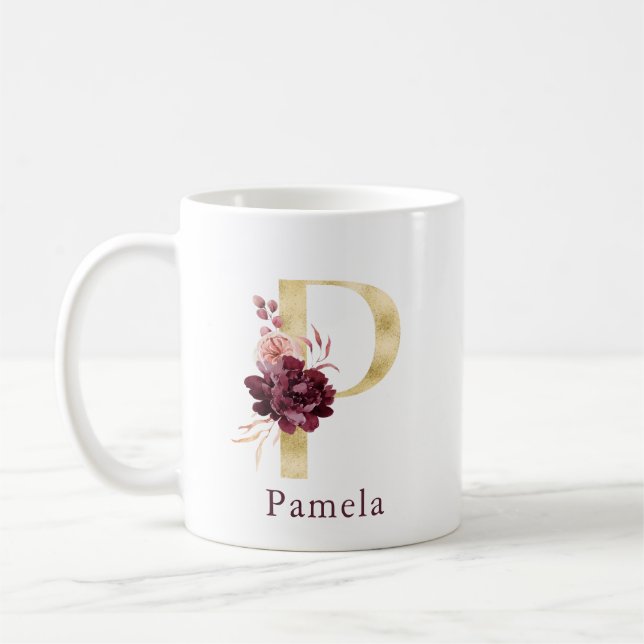 Burgundernamn och rosa blomster monogram bokstav P Kaffemugg (Vänster)