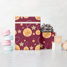 Burgunderorange och stjärnor på vintervit presentpapper