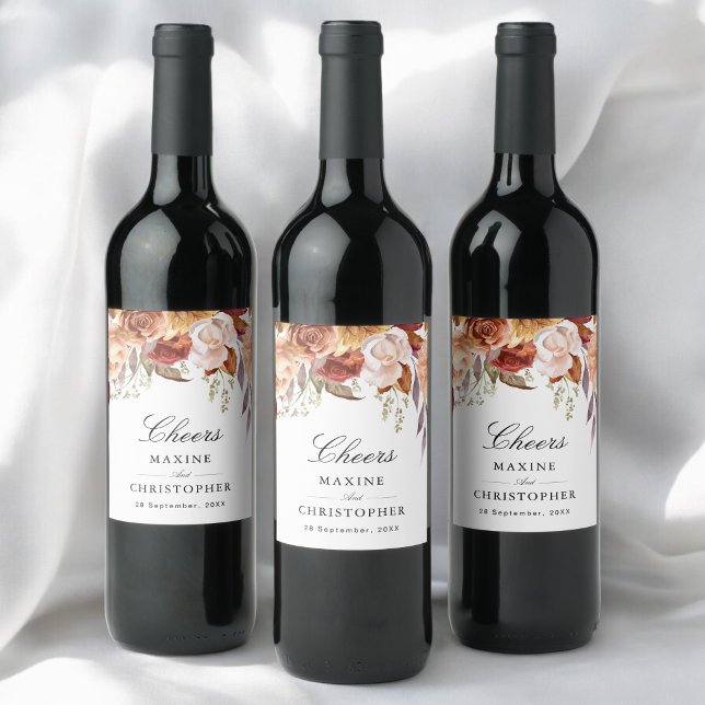 Burgunderröd akvarellblommig bröllop vinflaska etikett (Personalized burgundy floral wedding wine label adds elegant charm to every celebration.)