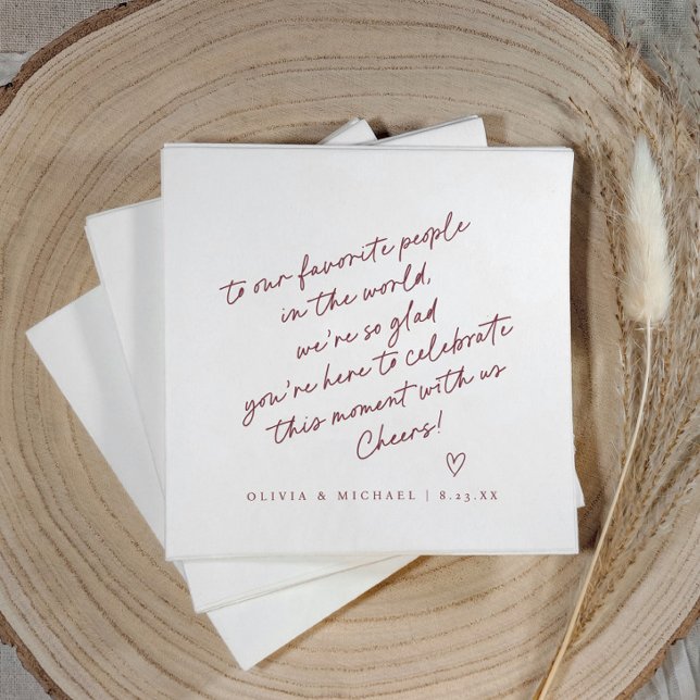 Burgunderröd handskriven kärleksnotis stil bröllop pappersservett (Deep burgundy red love note wedding napkin with handwritten note, heart, and modern script design.)