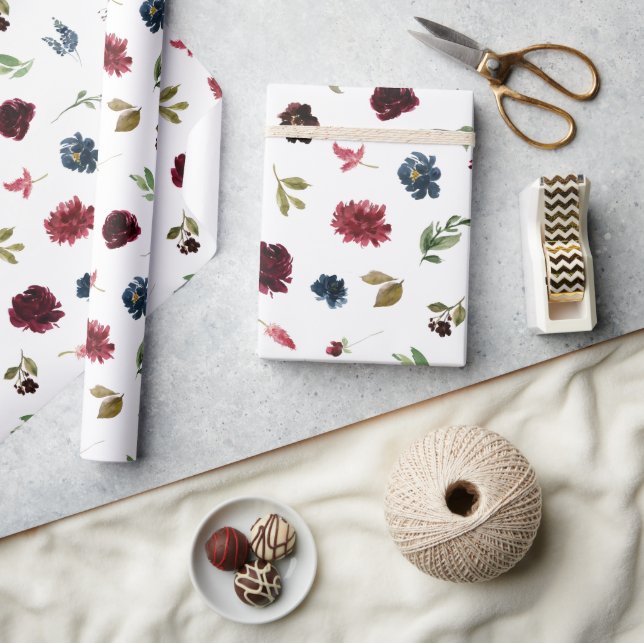 Burgundisk blomstergrej elegant rustik akvarell sn presentpapper (Hantverk)