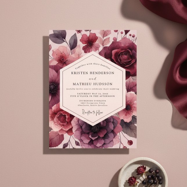 Burgundisk blomsterprakt romantisk bröllop inbjudningar (Skapare uppladdad)
