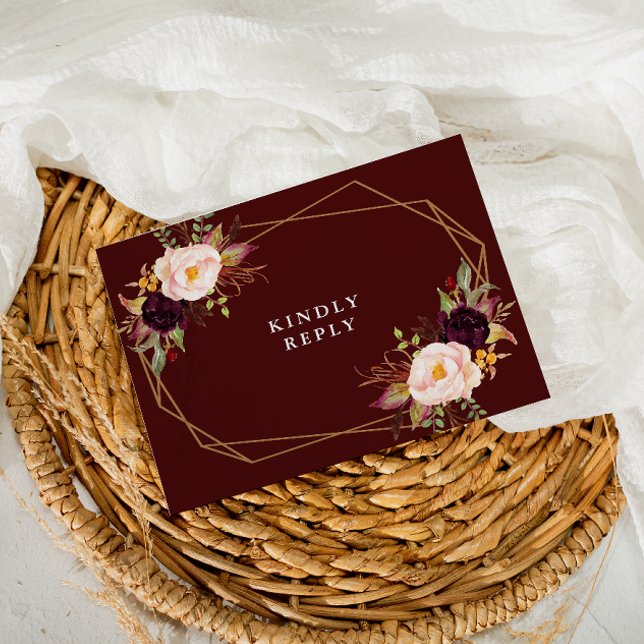 Burgundröd och  blommigt bröllop OSA Vykort (Skapare uppladdad)