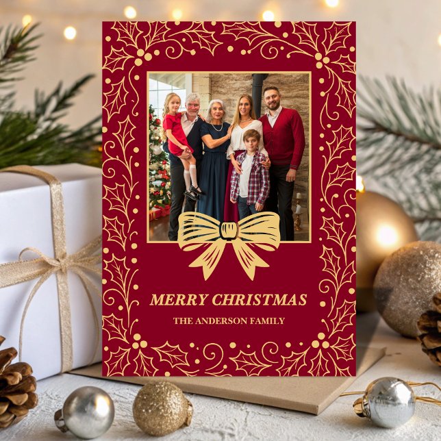 Burgundy & Antique-Gold Bow Family Christmas Photo Julkort (Skapare uppladdad)