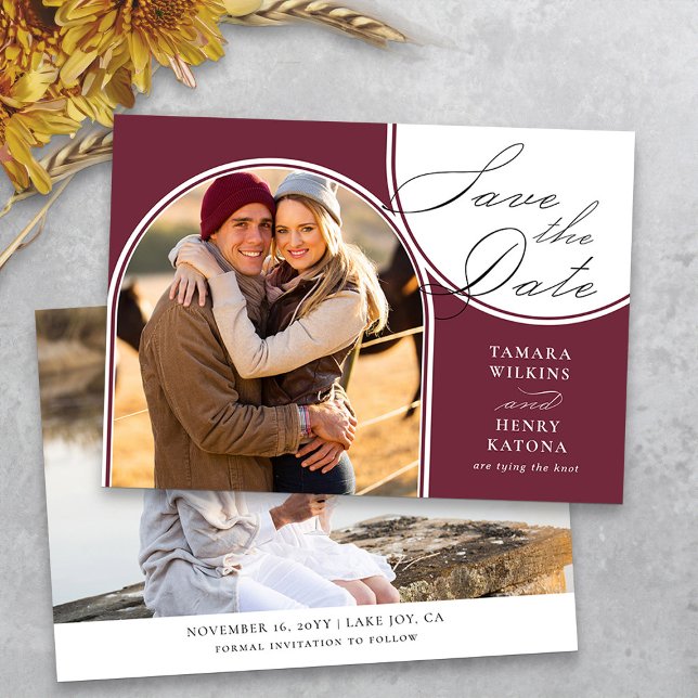 Burgundy Arched Photo Bröllop Calligraphy Spara Datumet (Photo save the date burgundy wedding announcement from my Wedding Colors collection)