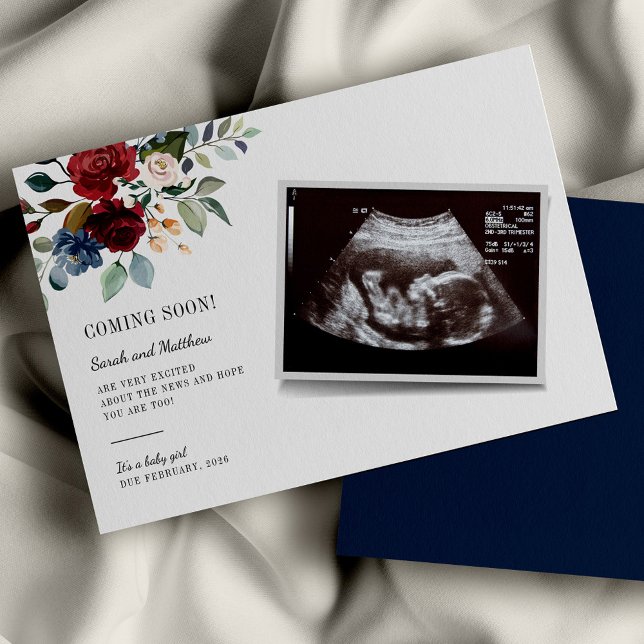 Burgundy Blommigt Baby Sonogram Gravid Meddelande (Pregnancy Announcement Sonogram Burgundy Floral Card)