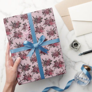 Burgundy Blommigt Bouquet på Grått-Rosa Presentpapper