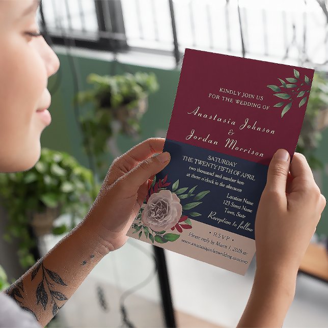 Burgundy Blommigt Bröllop alla i ett Inbjudningar (Skapare uppladdad)