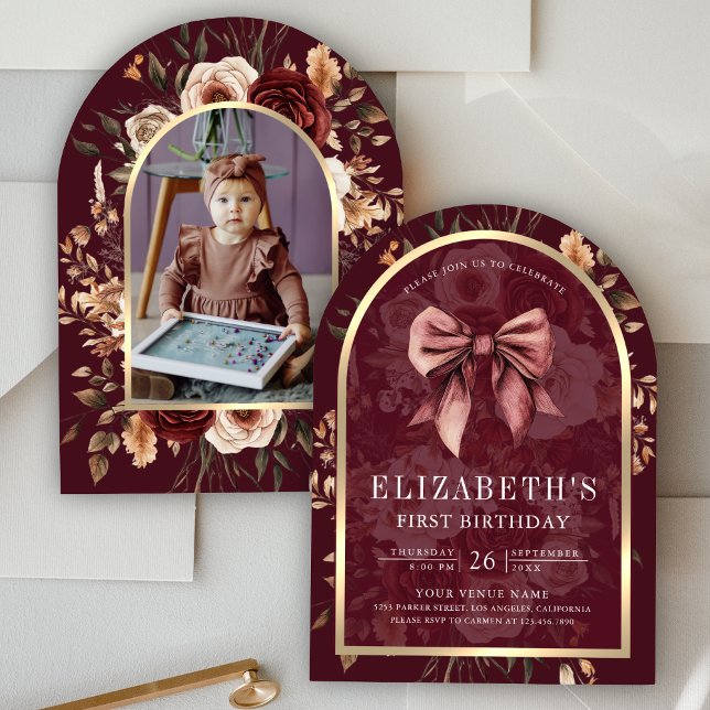 Burgundy Blommigt Coquette Bow Arch Första födelse Inbjudningar (Skapare uppladdad)
