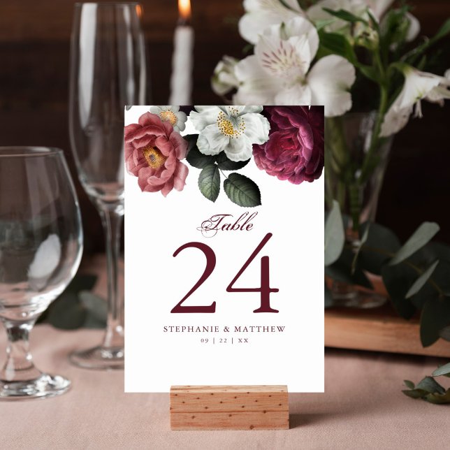 Burgundy  Blommigt Ro Botaniska Bröllop Bordsnummer (Modern moody burgundy floral table number for your reception decor features a watercolor design.)