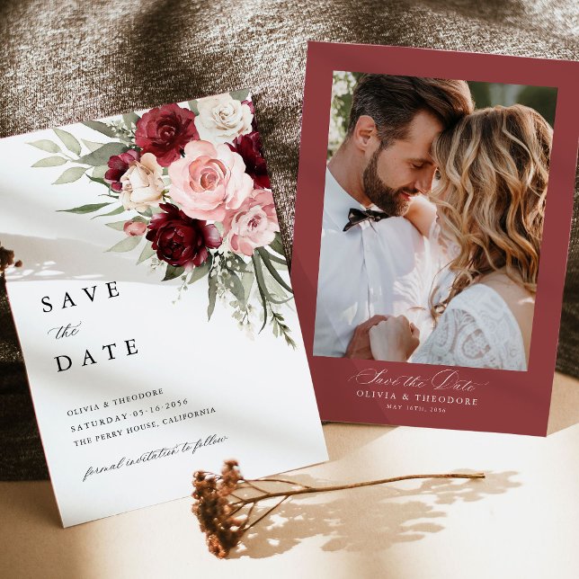 Burgundy Blush Pink Floral Wedding Photo Spara Datumet (Burgundy blush pink floral photo save the date card wedding invitation rose stationery couple photo)