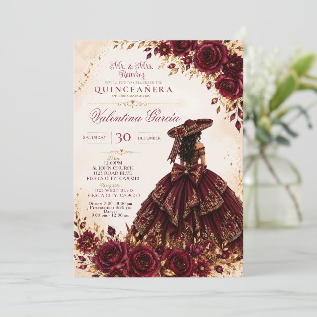 Burgundy Charra Quinceañera-inbjudan Inbjudningar (Stående Fram)